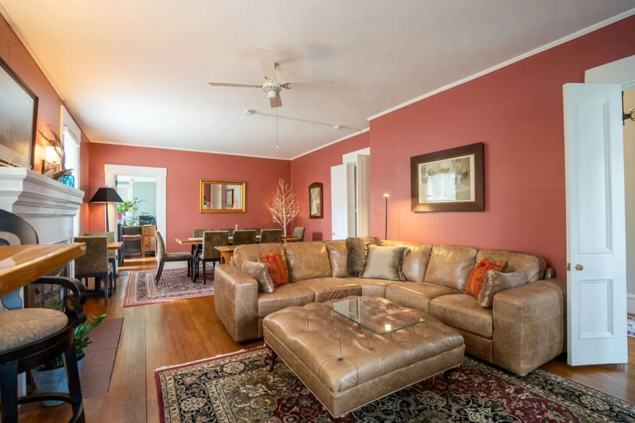 Large Sea Captain's Estate in Falmouth Village — photo 4