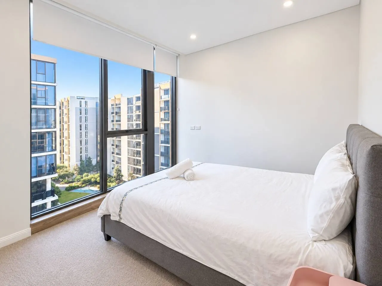 Modern 3BR Apartment in Vibrant Mascot 6