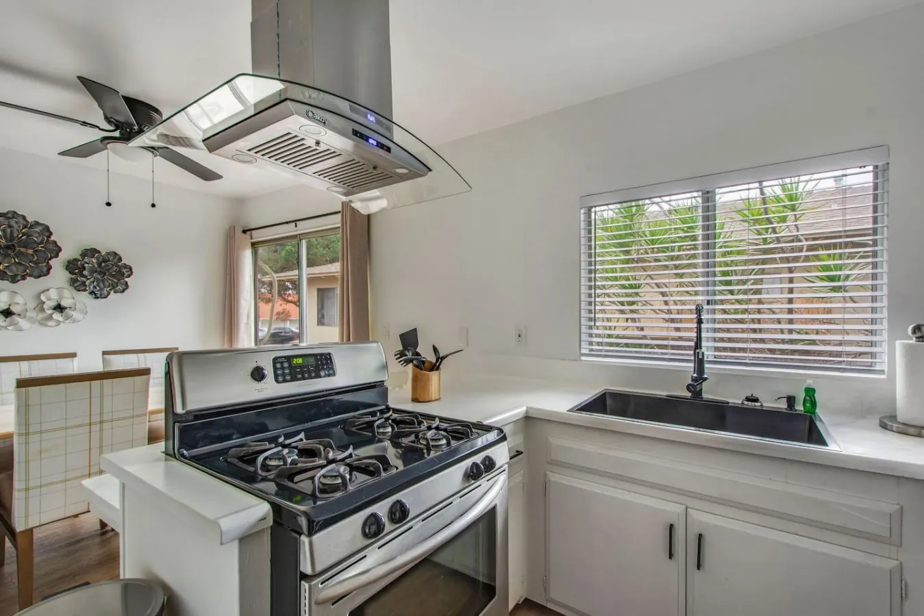 2Bd/2Bth Close To South Coast Plaza Restaurants 9