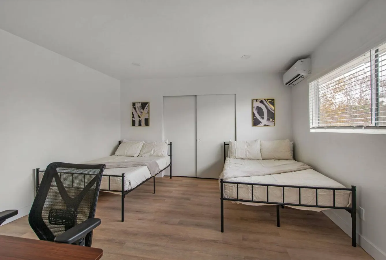 2Bd/2Bth Close To South Coast Plaza Restaurants 13