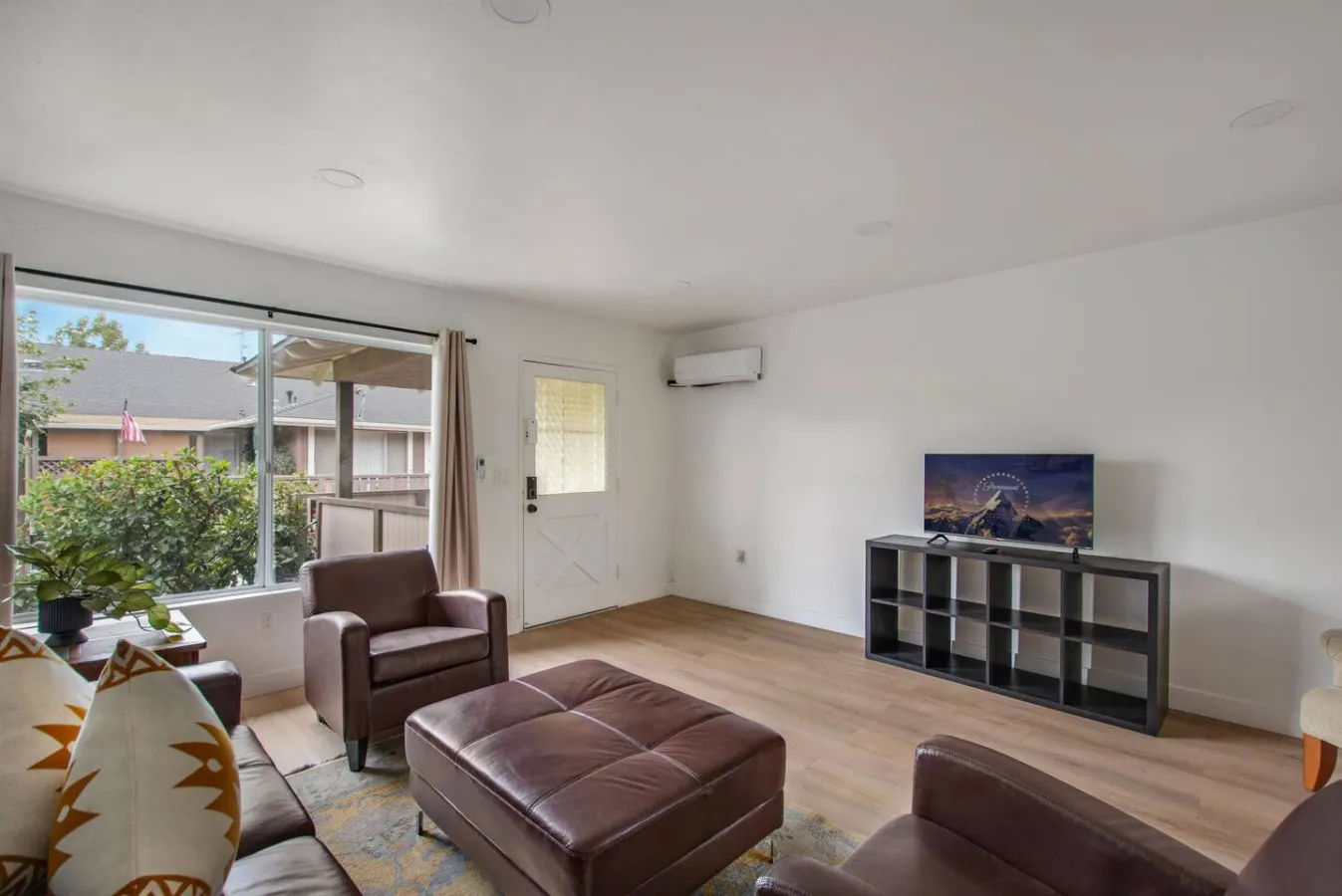 2Bd/2Bth Close To South Coast Plaza Restaurants 6