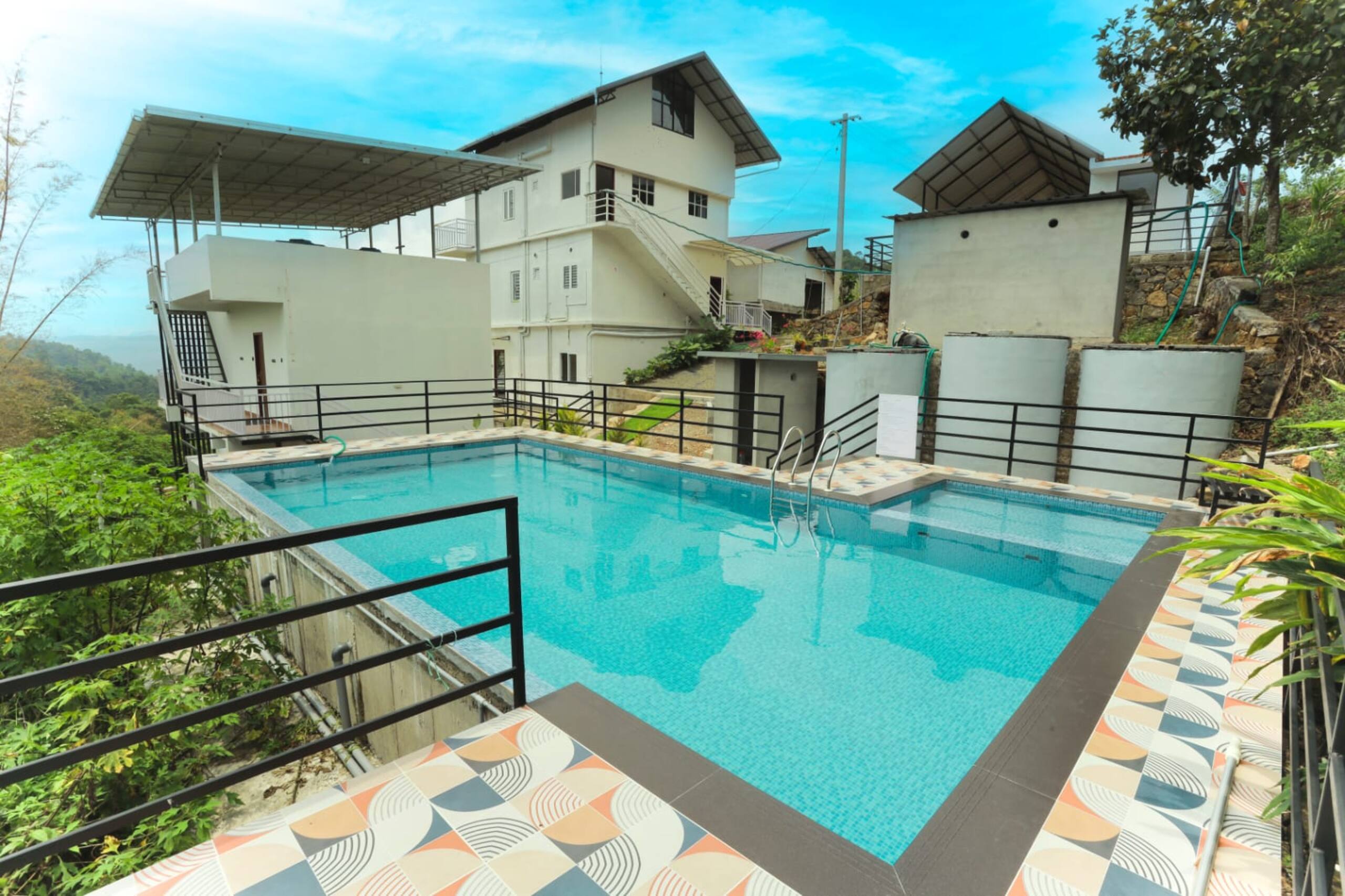 Premium Dormitory with pool in Vagamon F5 — photo 2