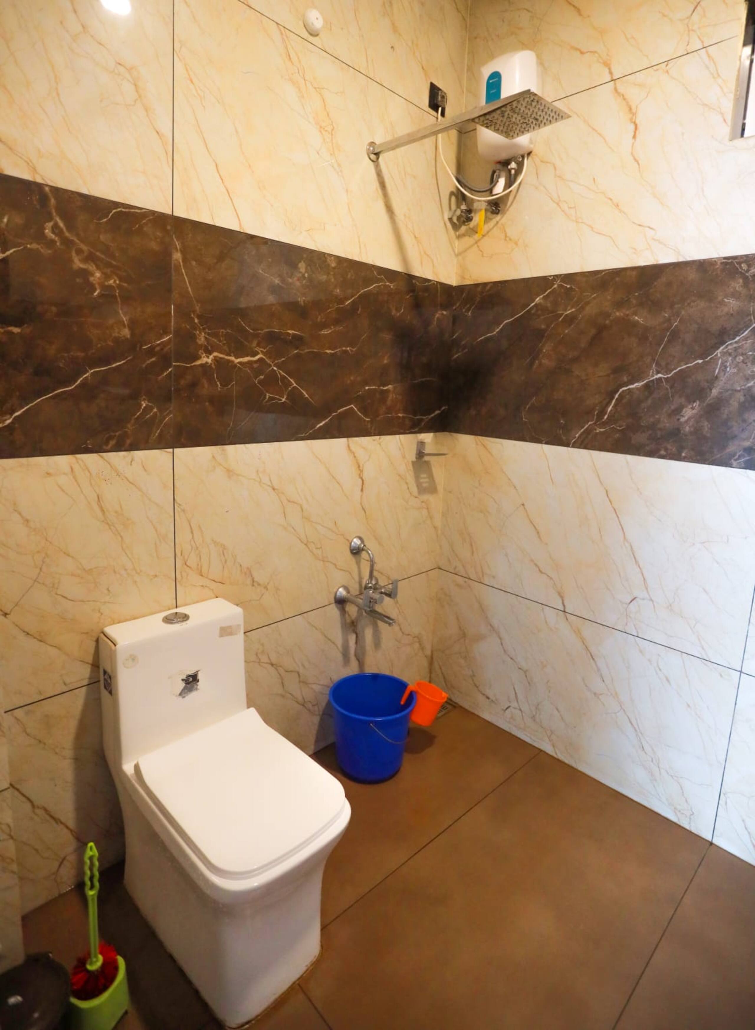 Premium Dormitory with pool in Vagamon F5 10