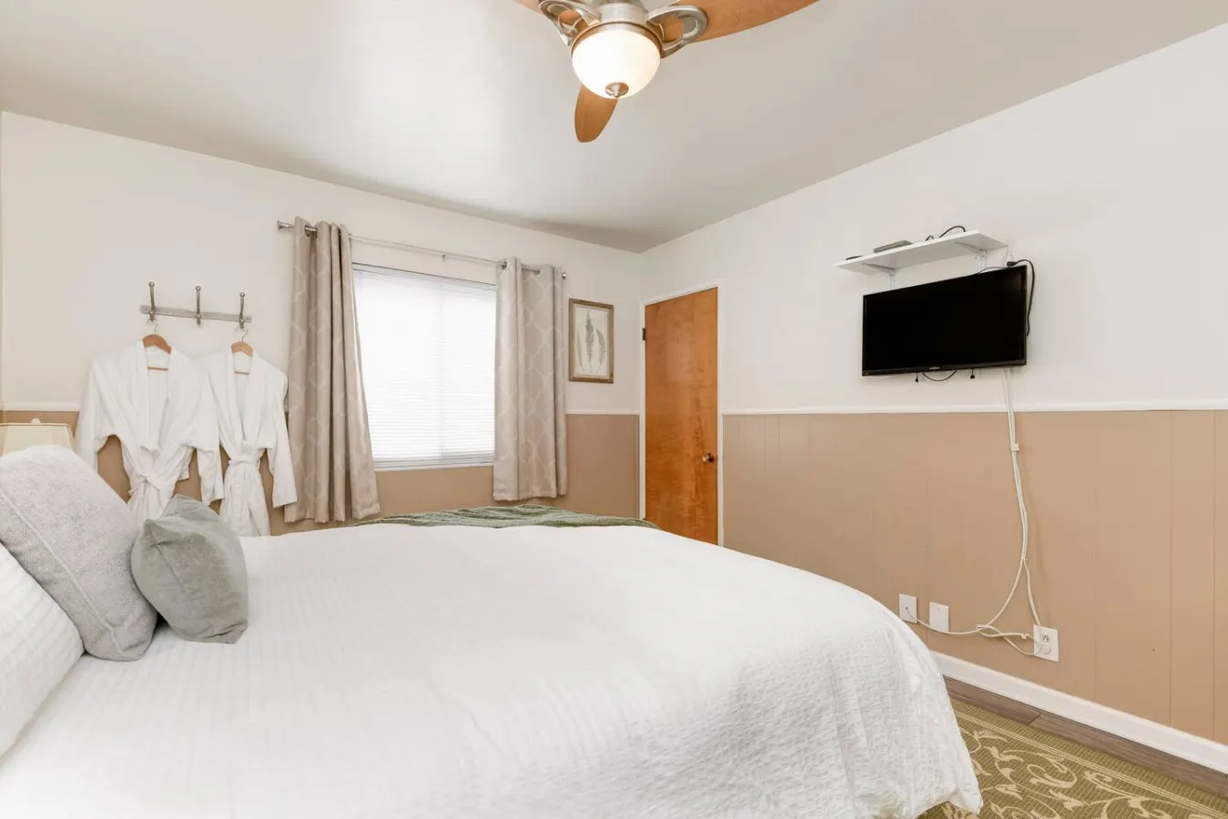 Perla D'Italia -1BR- FREE Driveway parking 7