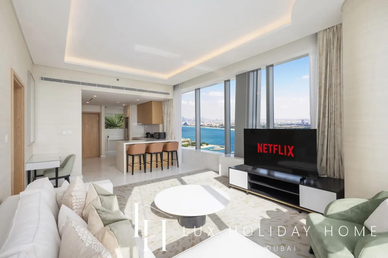 LUX Iconic Views at The Palm Tower Suite 8 2