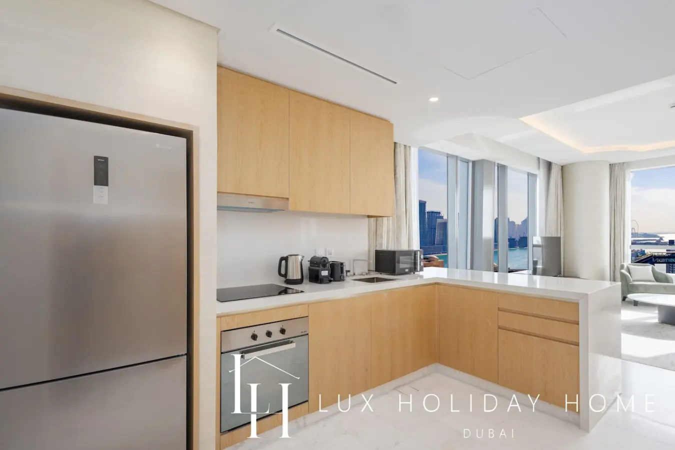 LUX Iconic Views at The Palm Tower Suite 8 10