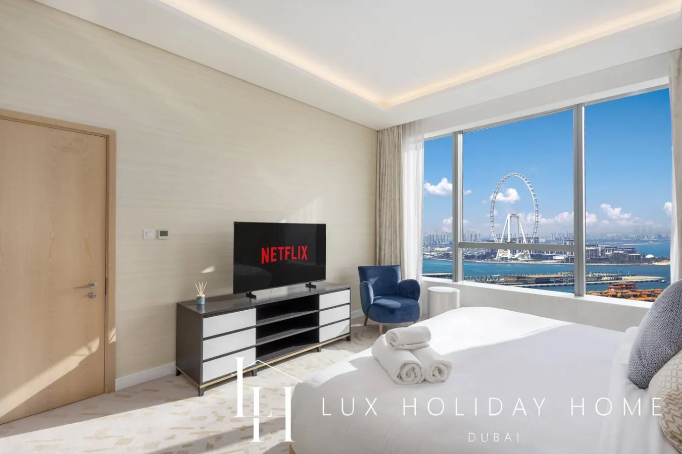 LUX Iconic Views at The Palm Tower Suite 8 14