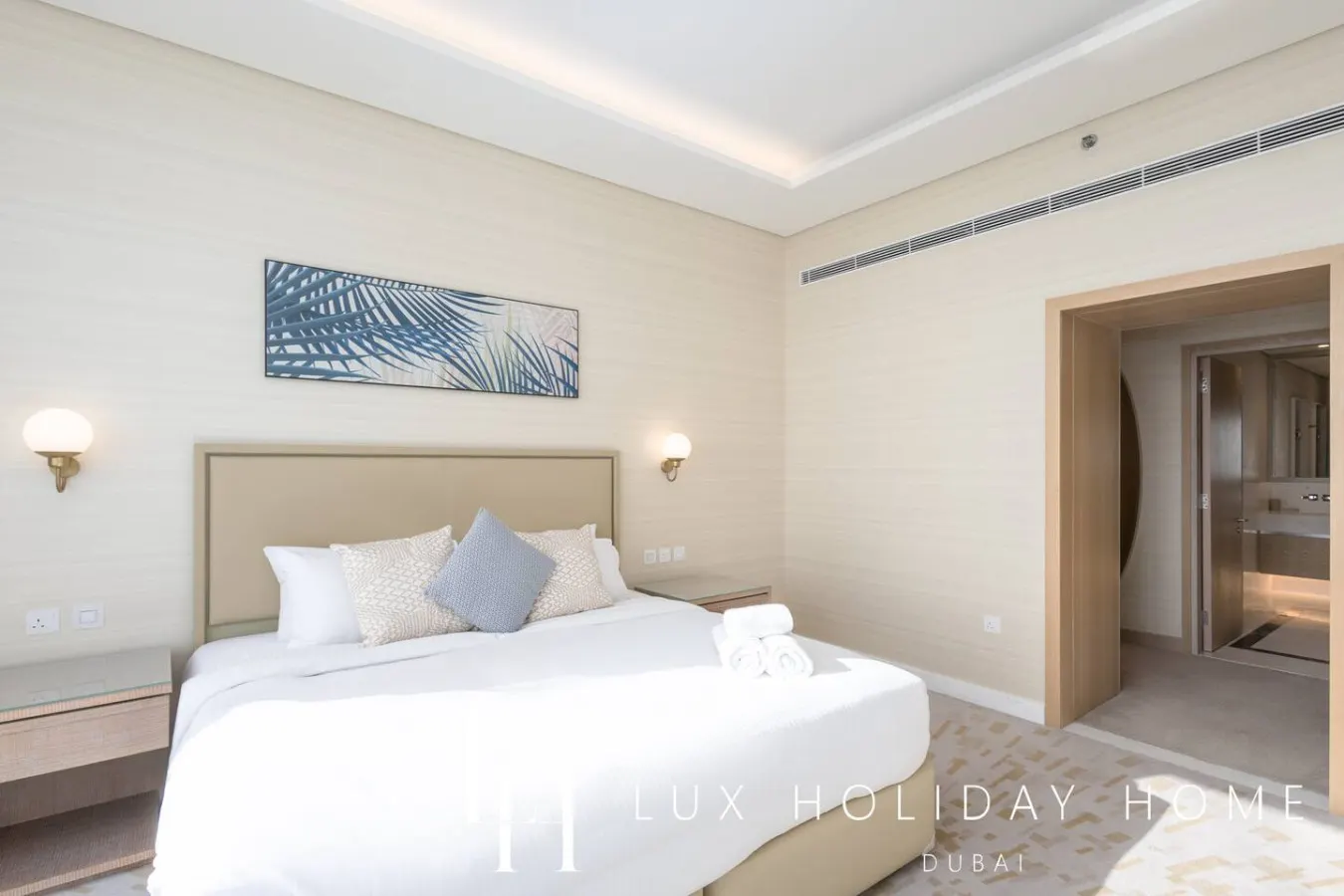 LUX Iconic Views at The Palm Tower Suite 8 15