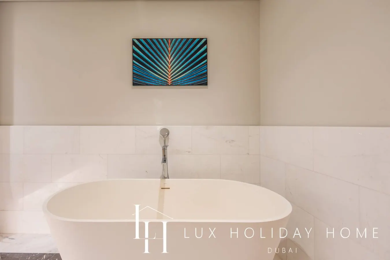LUX Iconic Views at The Palm Tower Suite 8 17