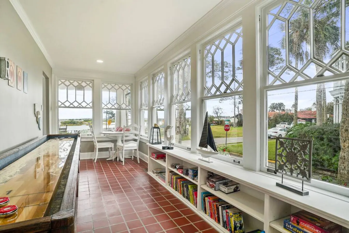 Bella Vista, Waterfront Villa w/Dock — photo 2