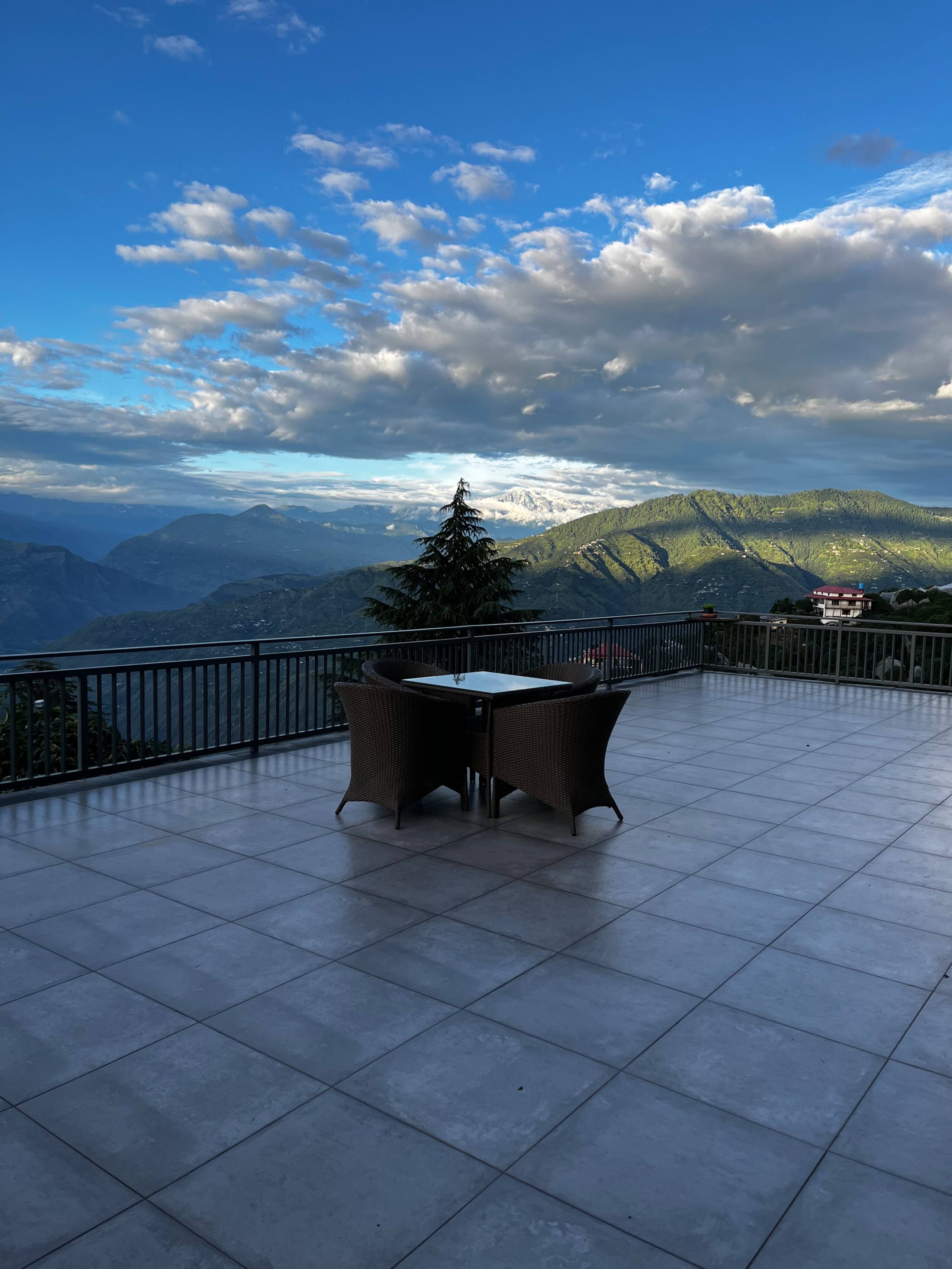 Attic Himalaya View|Grandma Stokes Orchard Retreat 19