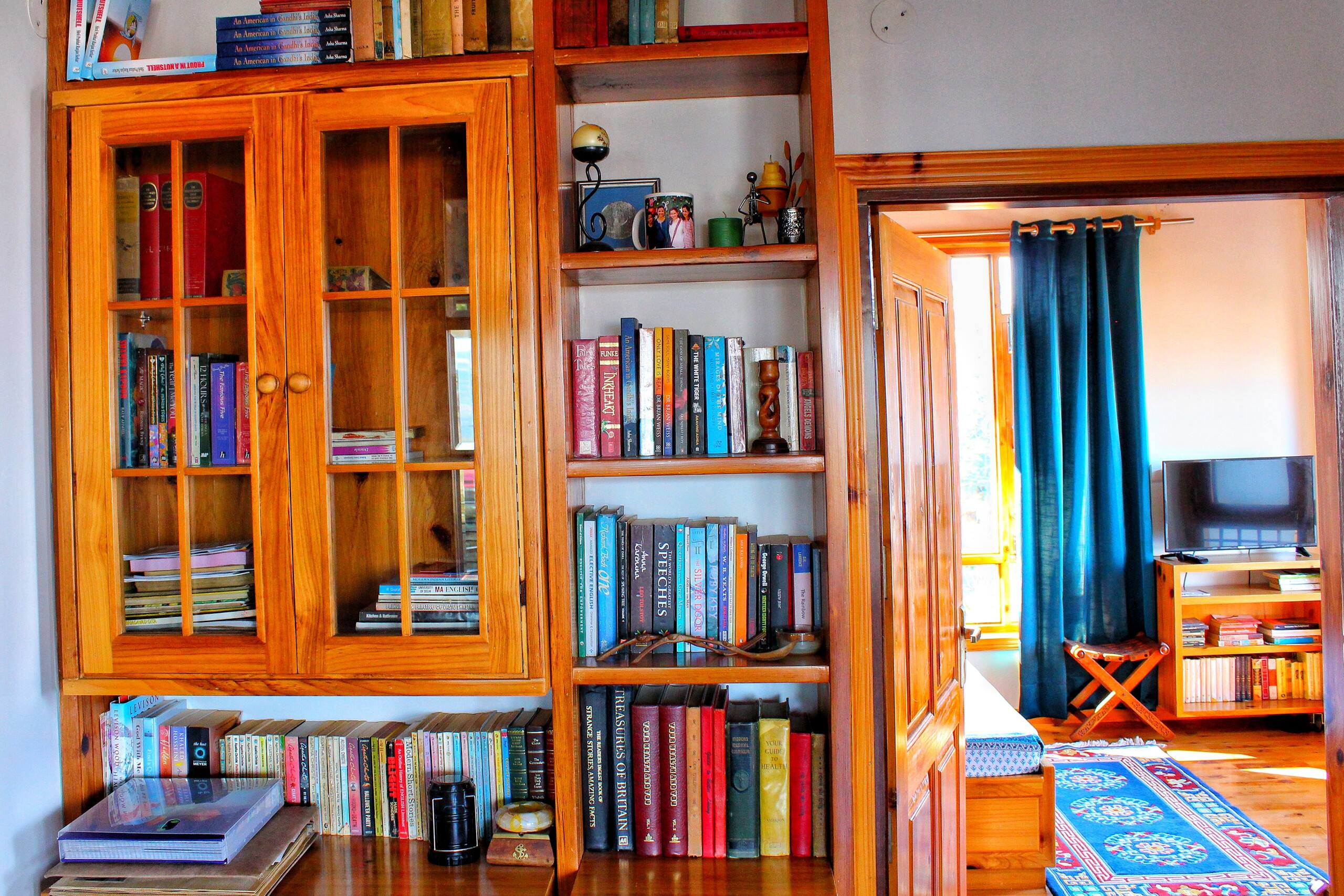 Attic Himalaya View|Grandma Stokes Orchard Retreat 6