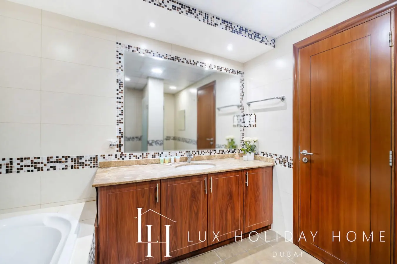 LUX The Al Seef Marina 4 bed Suite 18