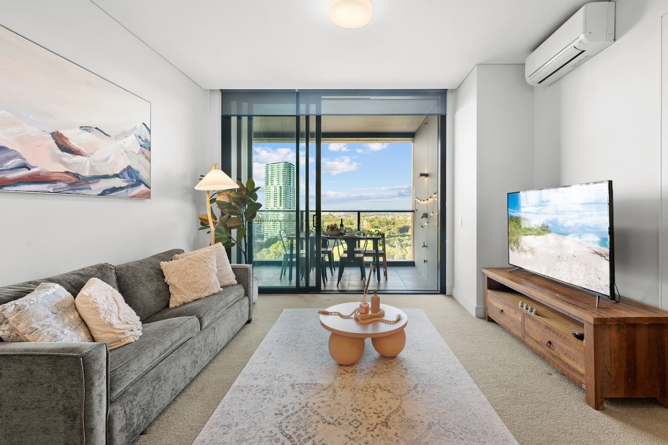 Panoramic CBD & Park Views Near Accor Stadium 2
