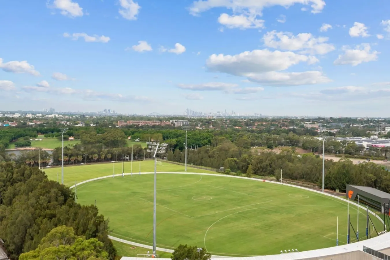 Panoramic CBD & Park Views Near Accor Stadium 9