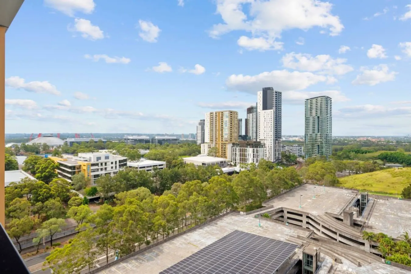Panoramic CBD & Park Views Near Accor Stadium 11