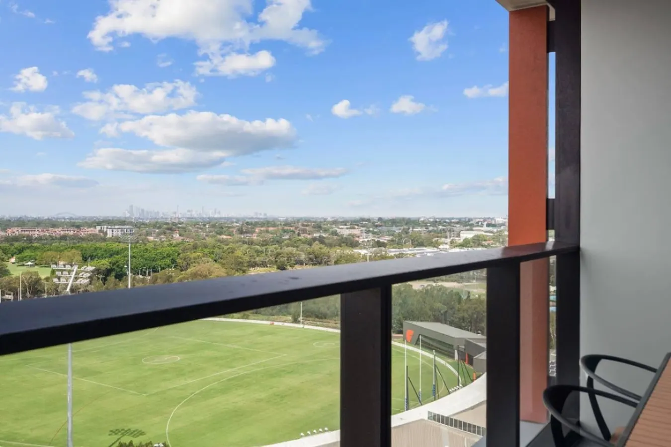 Panoramic CBD & Park Views Near Accor Stadium 8