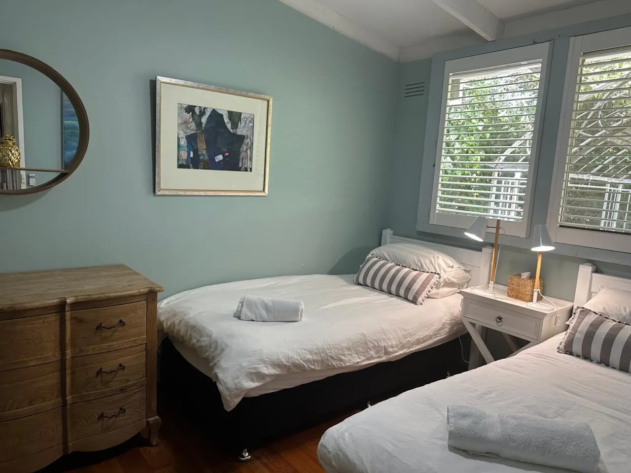 Chiara's Art Cottage 3BR Coastal Garden Retreat 15