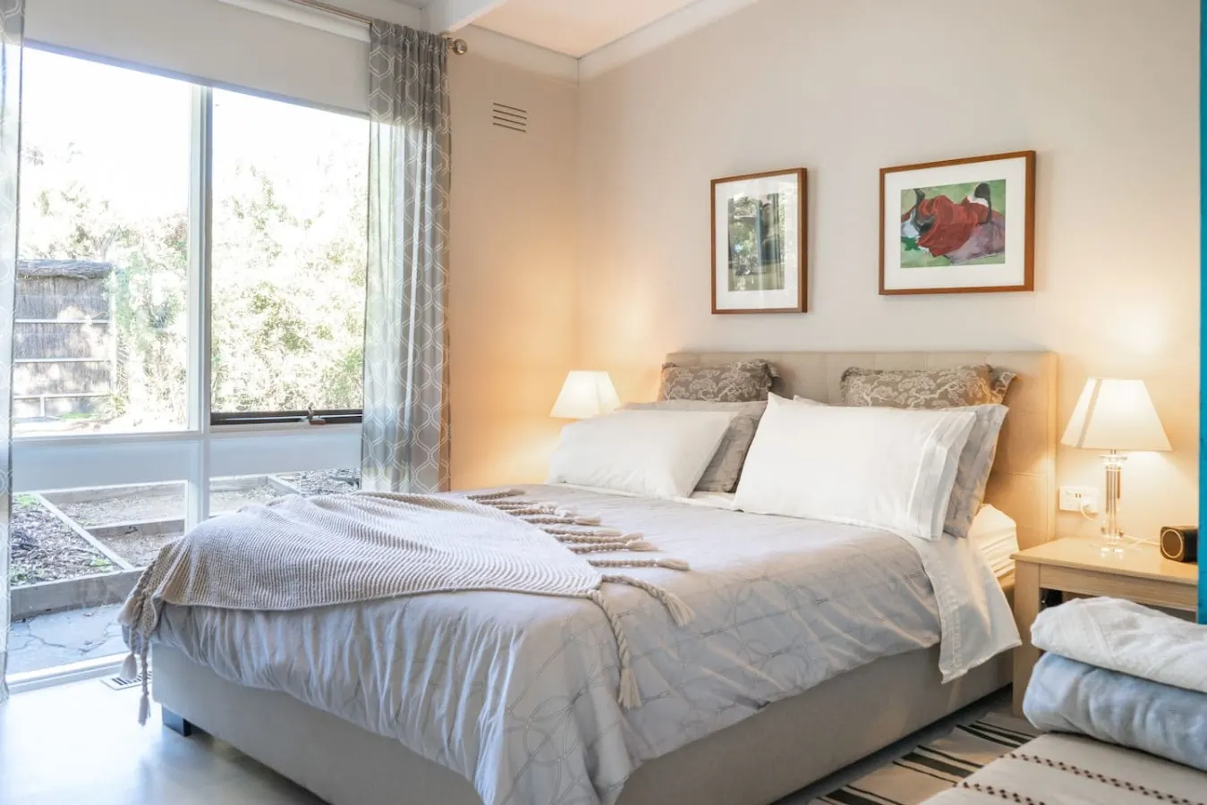 Chiara's Art Cottage 3BR Coastal Garden Retreat — photo 4