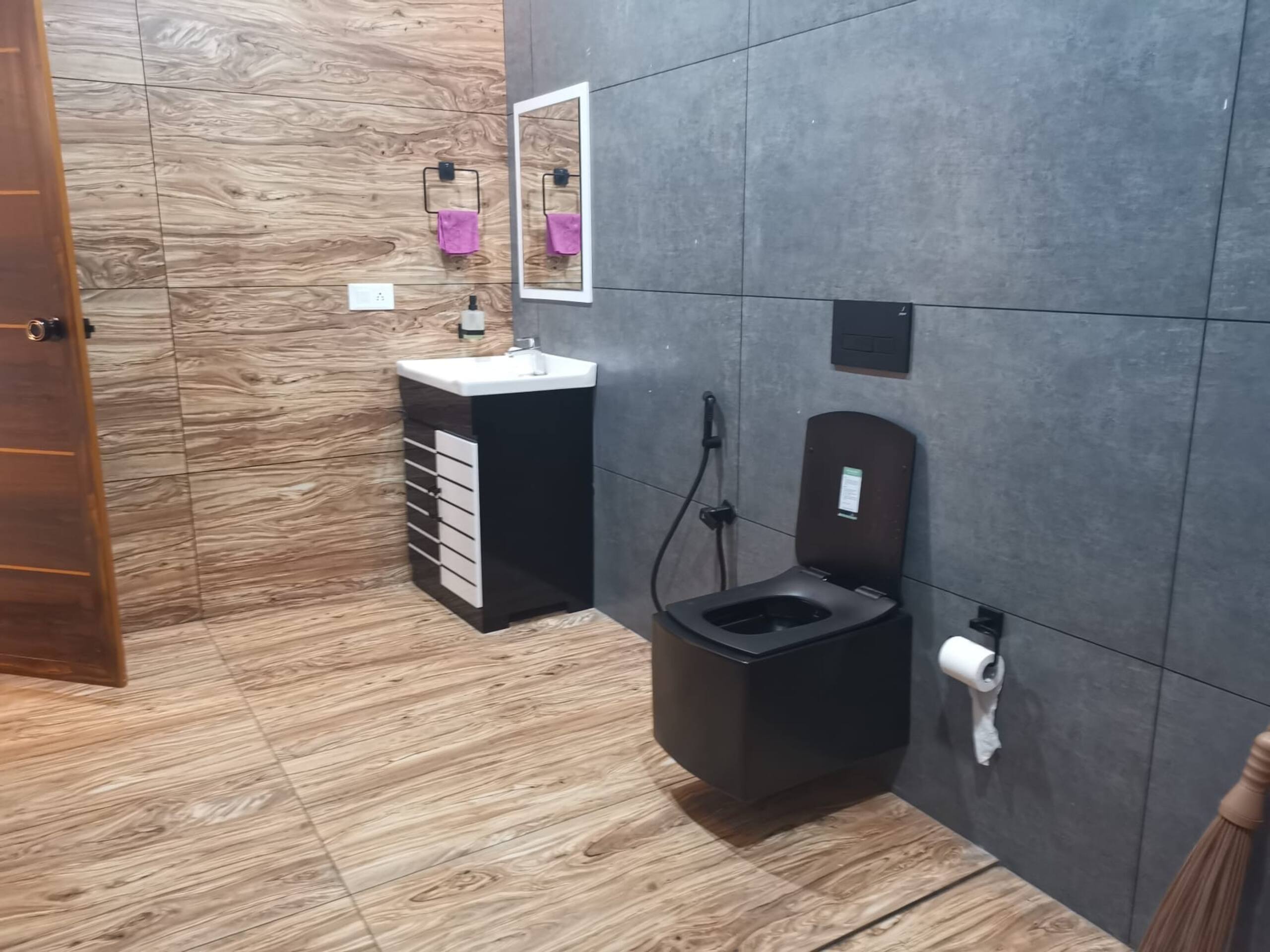 Sebastians Oasis 35