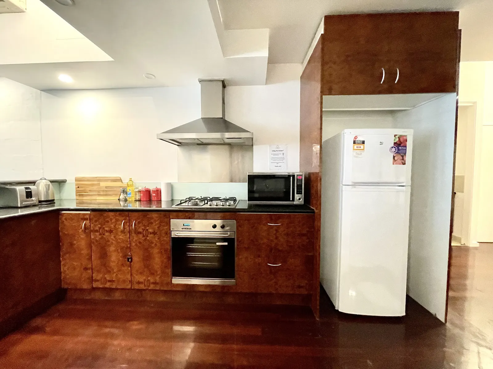 Readyset Apartments on Wiltshire - 3 Bedroom Apartment B2 — photo 3