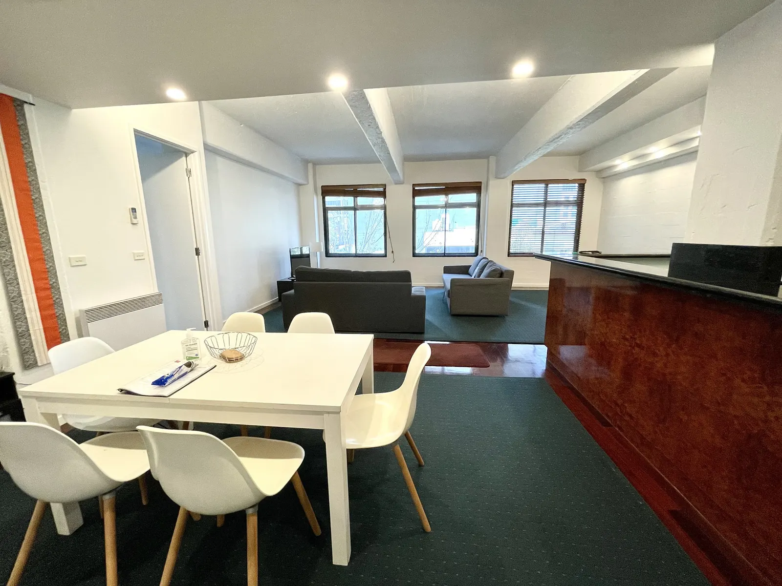 Readyset Apartments on Wiltshire - 3 Bedroom Apartment B2 8