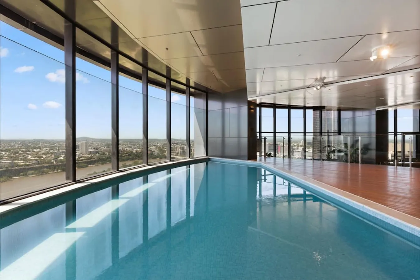 CBD RiverView 2Bed Apt Kingbed at Tallest building