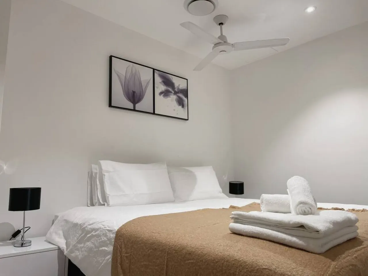 CBD RiverView 2Bed Apt Kingbed at Tallest building 16