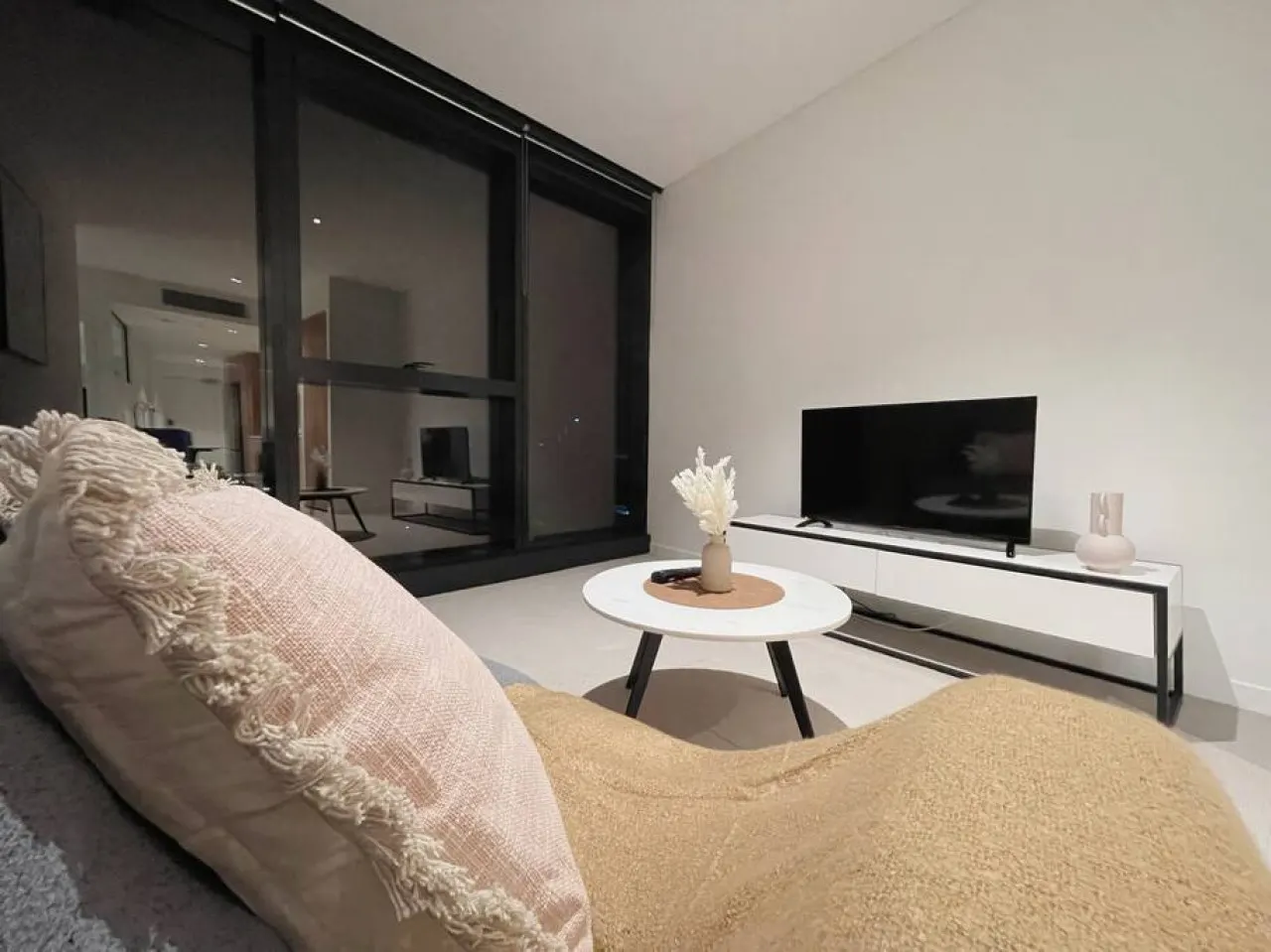 CBD RiverView 2Bed Apt Kingbed at Tallest building 20