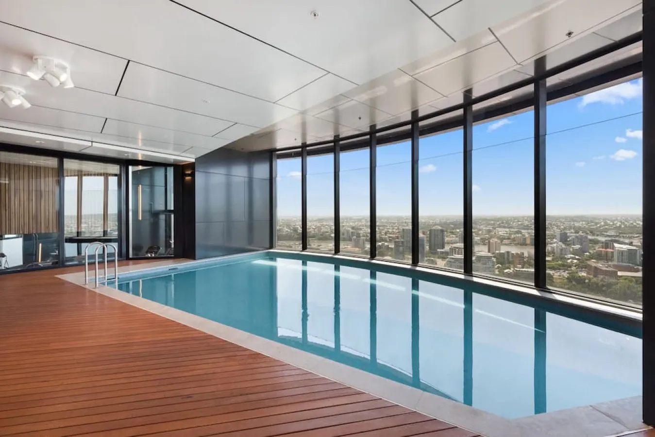 CBD RiverView 2Bed Apt Kingbed at Tallest building 3