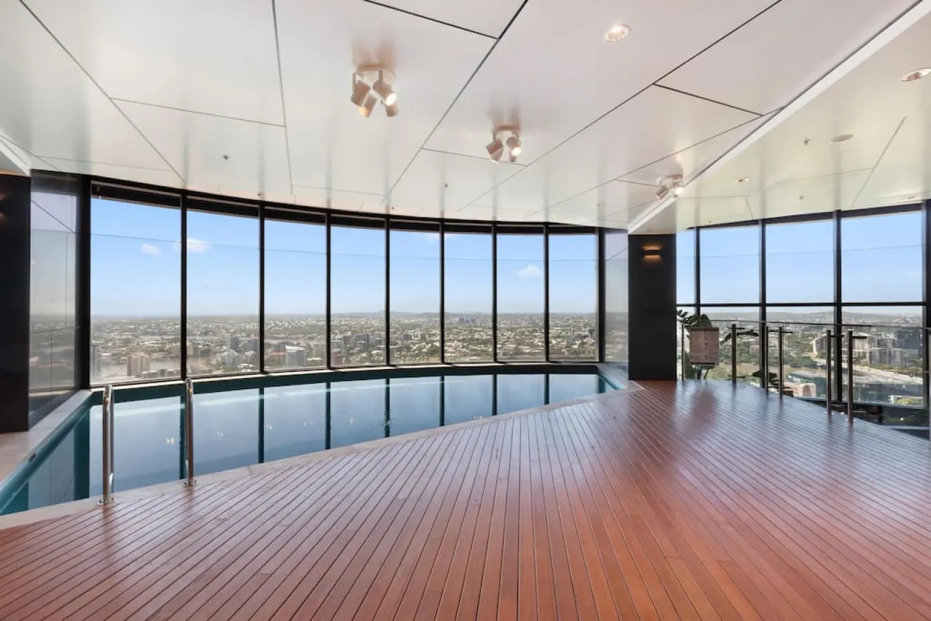 CBD RiverView 2Bed Apt Kingbed at Tallest building 8