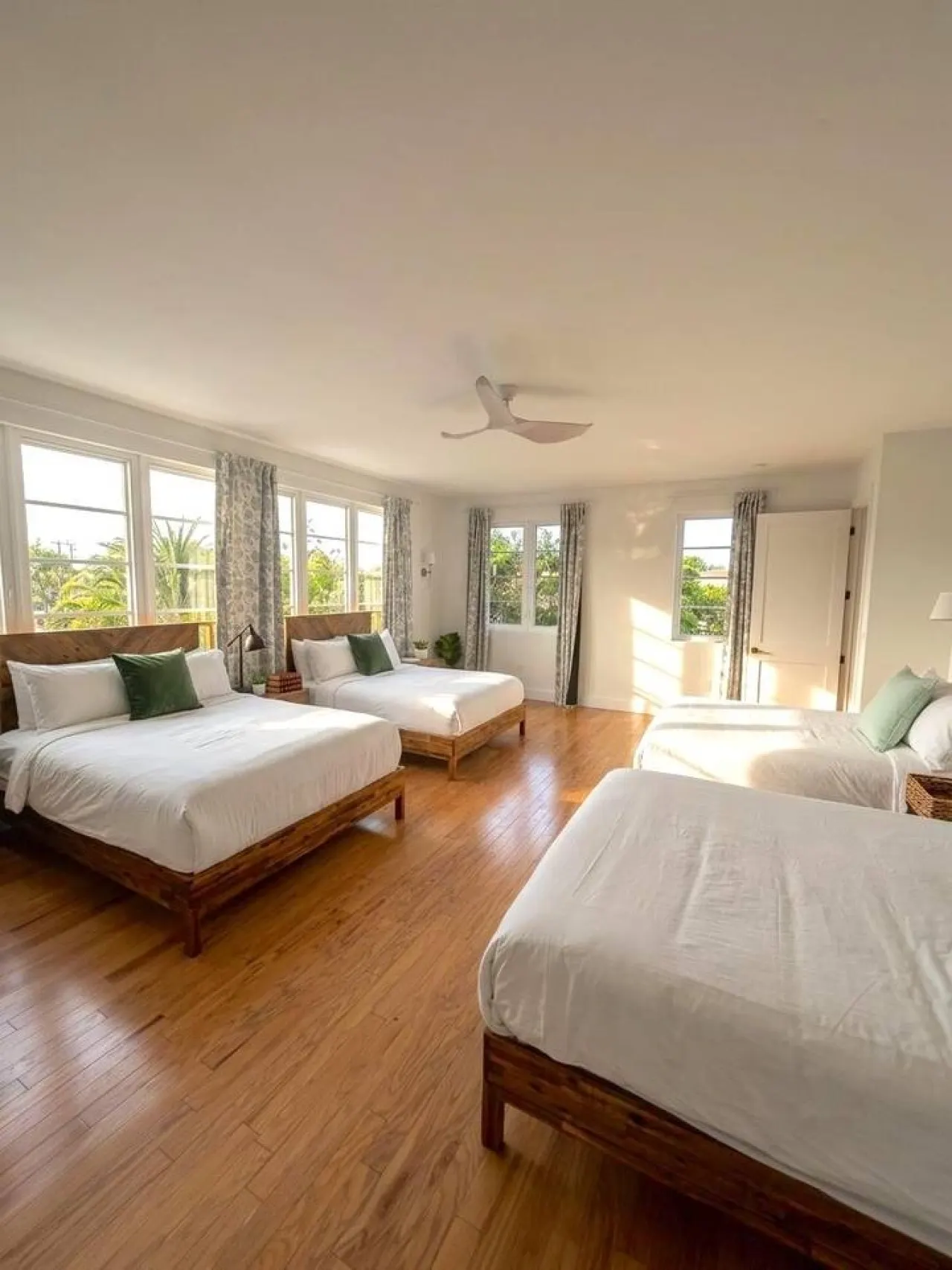 New Riverside Modern Tropical Miami Haven w/Pool 4