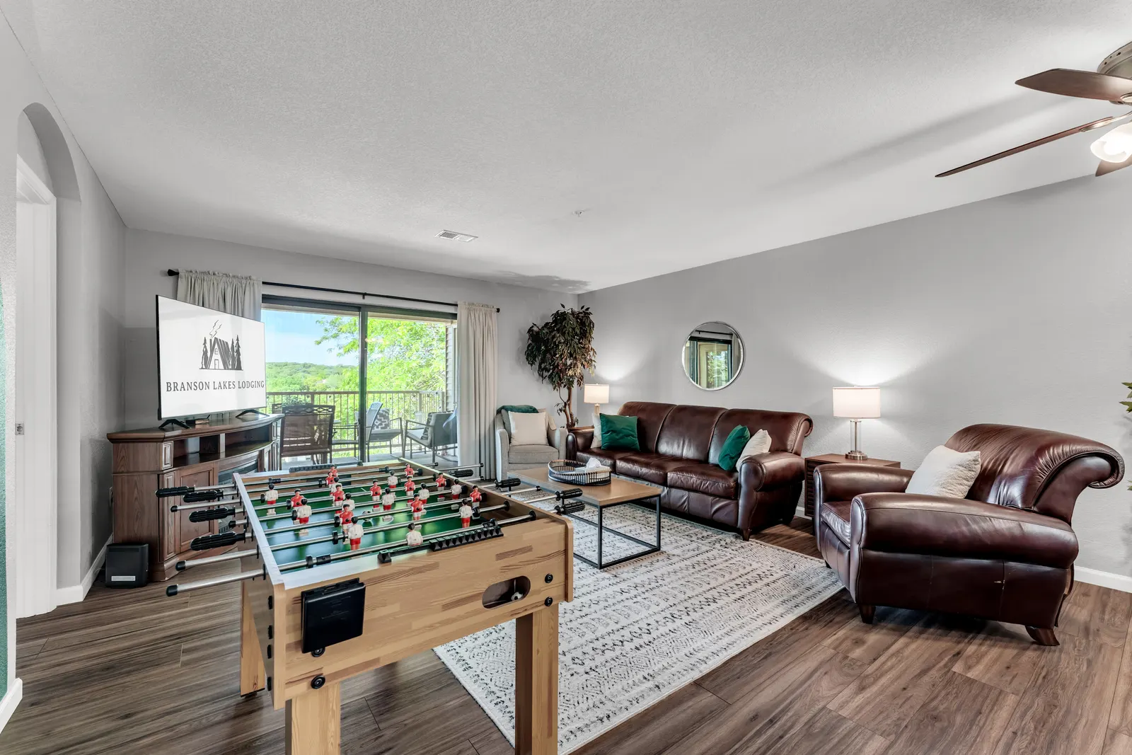 Heated Pool! Hot Tub, Walk In, 3 Min to Strip, New 12