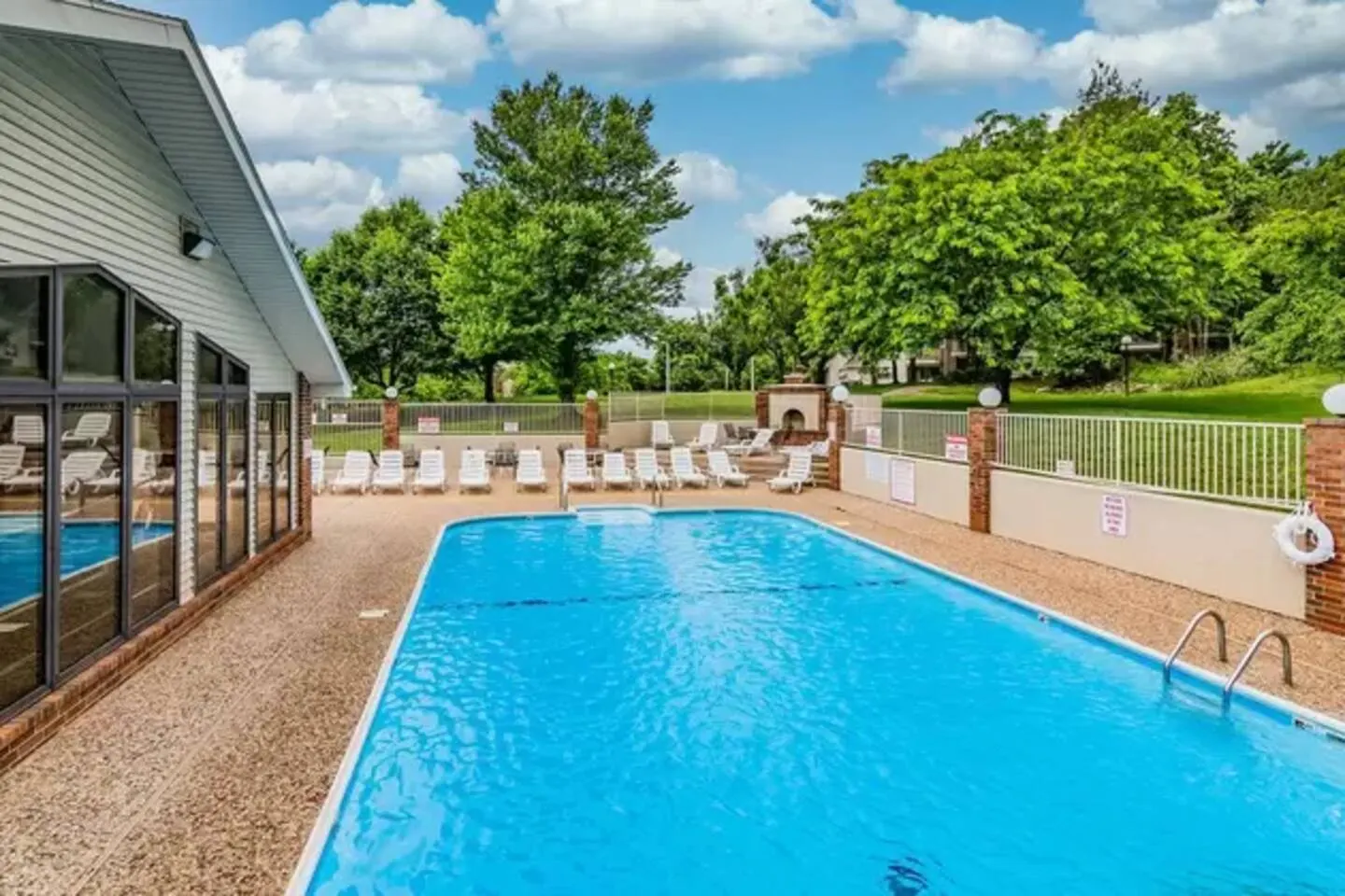 Heated Pool! Hot Tub, Walk In, 3 Min to Strip, New 5