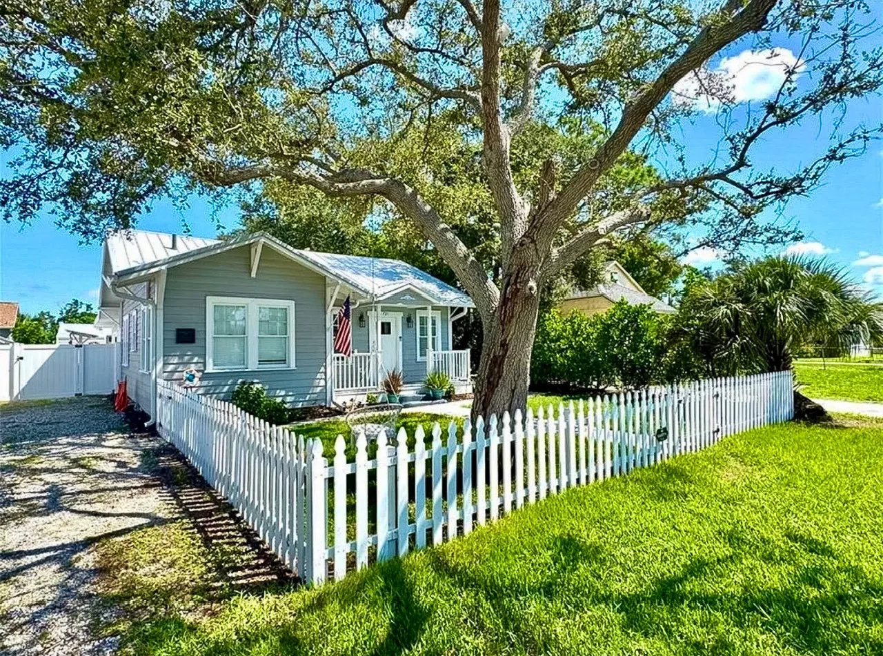Edgewood Historic Cottage near Venice Downtown 5