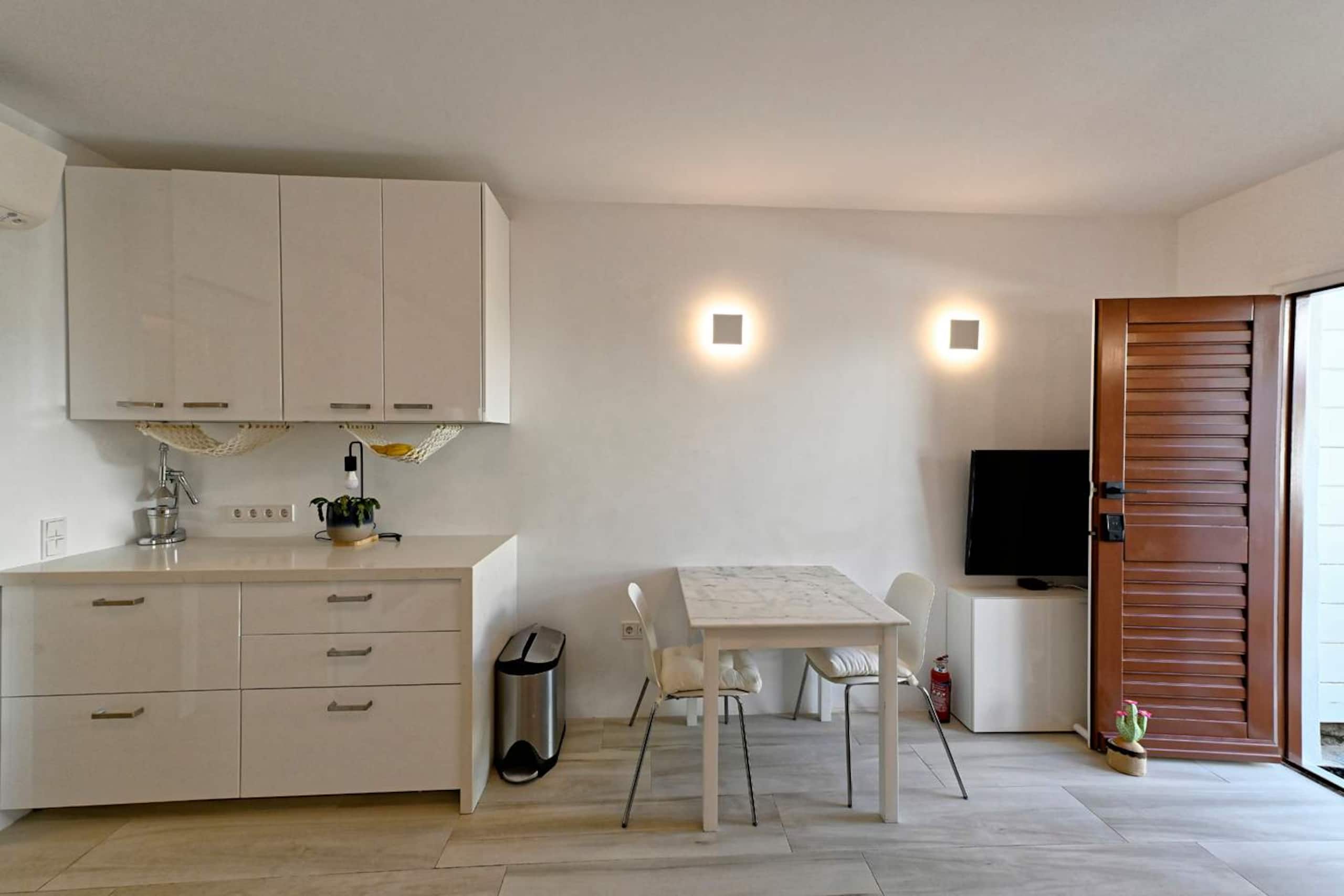 Hedoni - Mykonos Town Suite with Pool & Terrace 6
