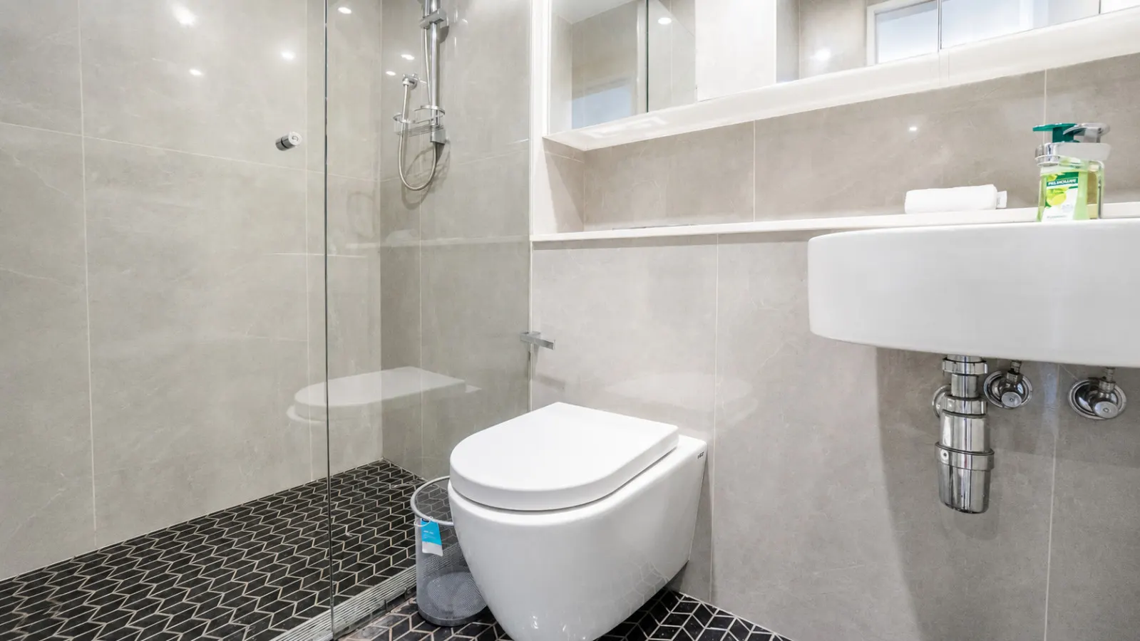 Eastgardens 2BR/2BA 2 Parking + Shops 13