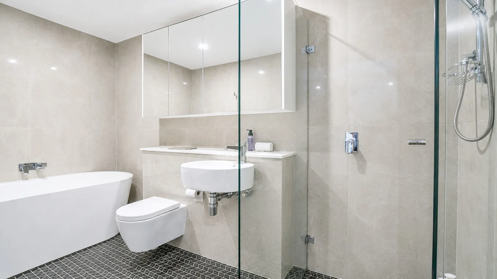 Eastgardens 2BR/2BA 2 Parking + Shops 14