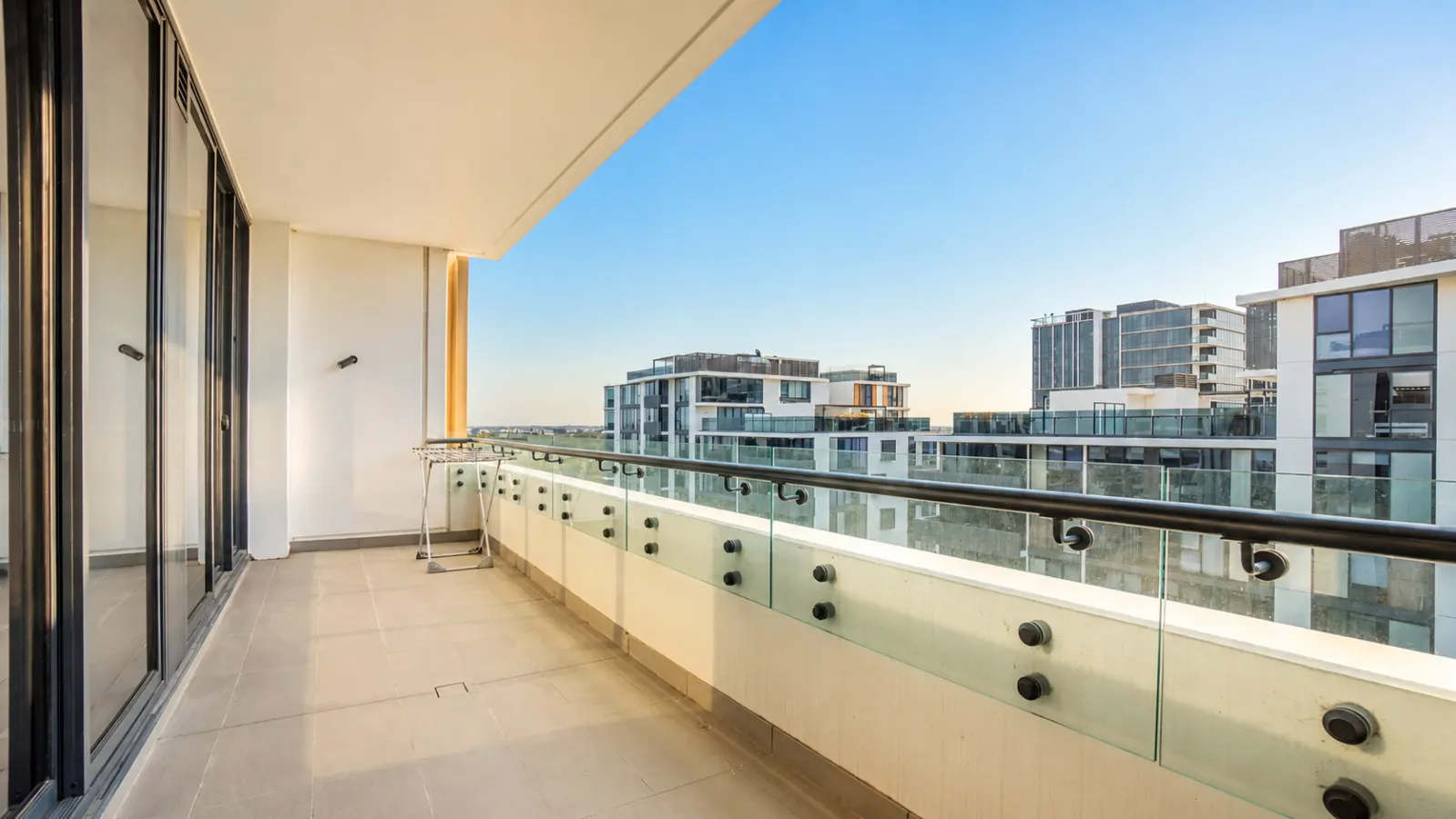 Eastgardens 2BR/2BA | 2 Parking + Shops — photo 3