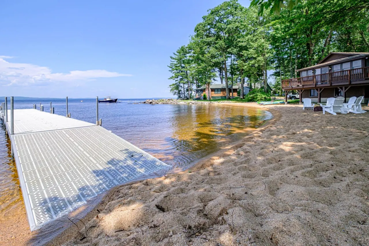 Sebago Sunset- BIG Sandy Beach on Sebago w. dock, kayaks, + SUPs 4