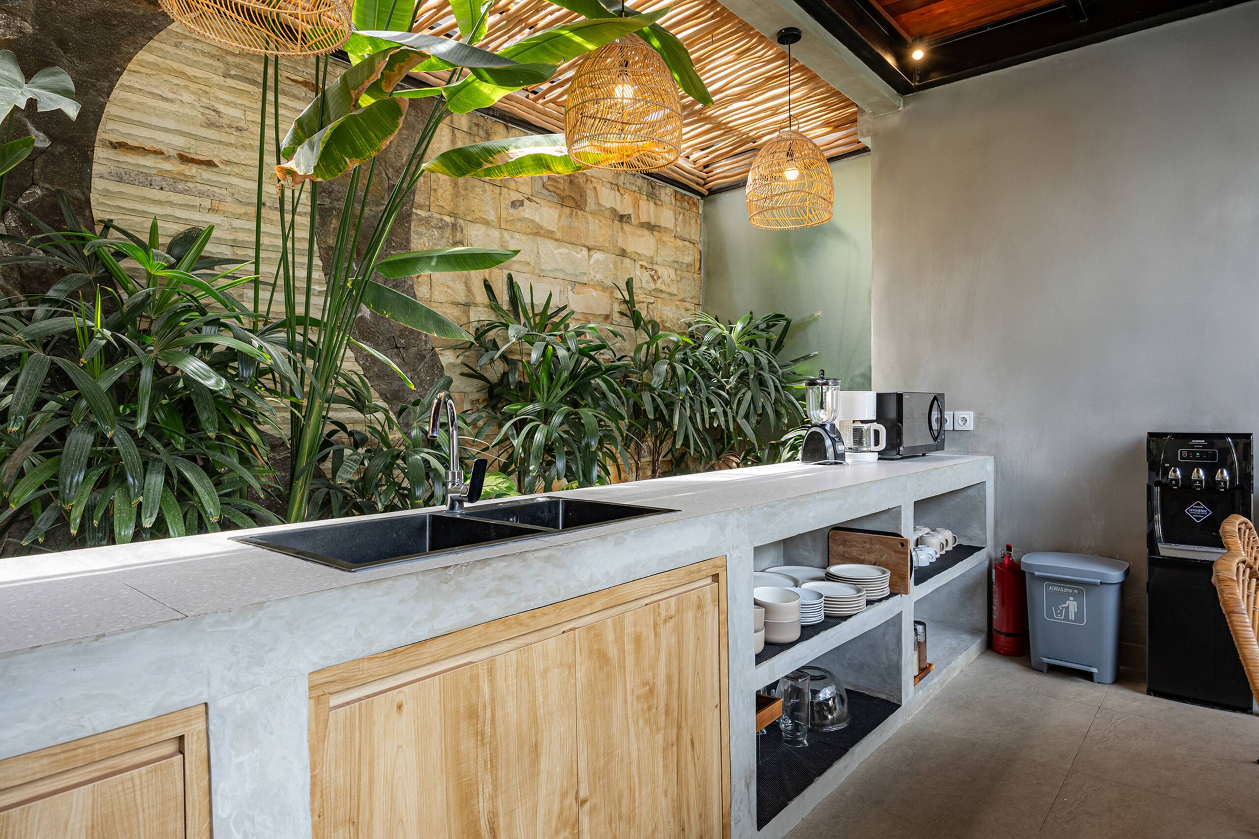 10 min From Seminyak & Canggu – Villa Green Palm 9