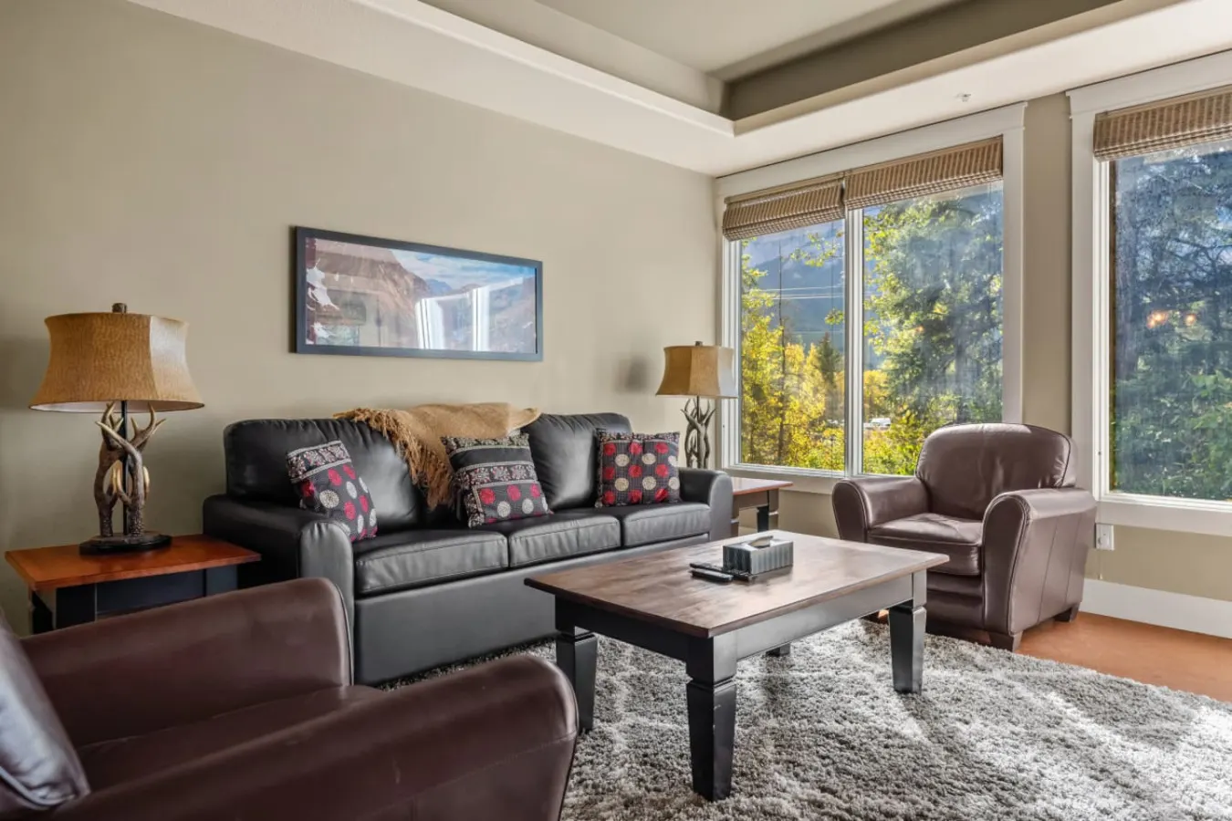 Canmore Rockies Getaway| 2BR + Resort Amenities