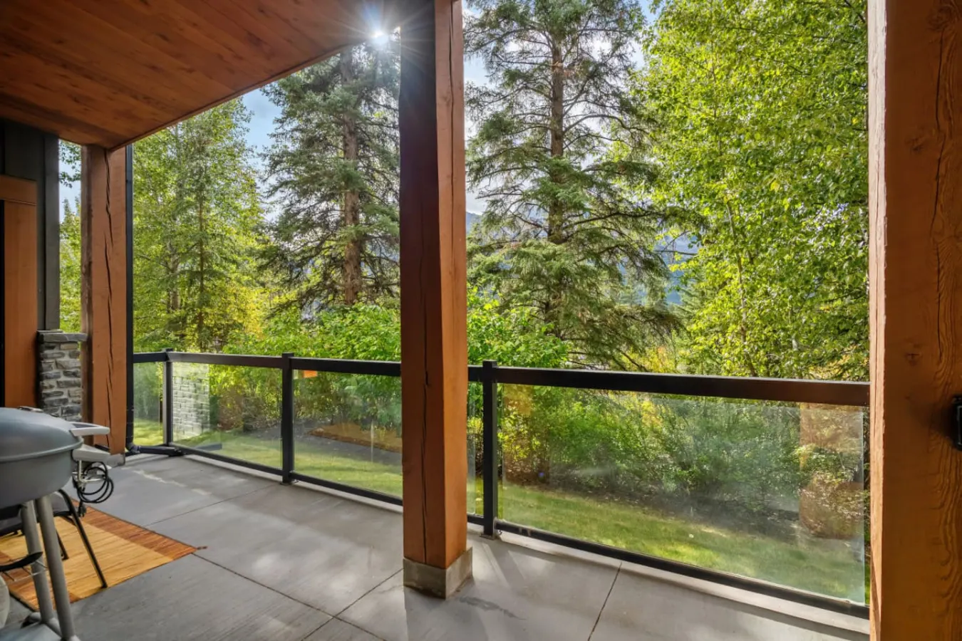 Canmore Rockies Getaway 2BR + Resort Amenities 2