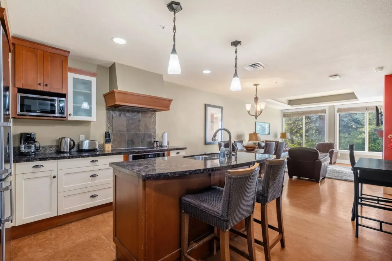 Canmore Rockies Getaway 2BR + Resort Amenities 9