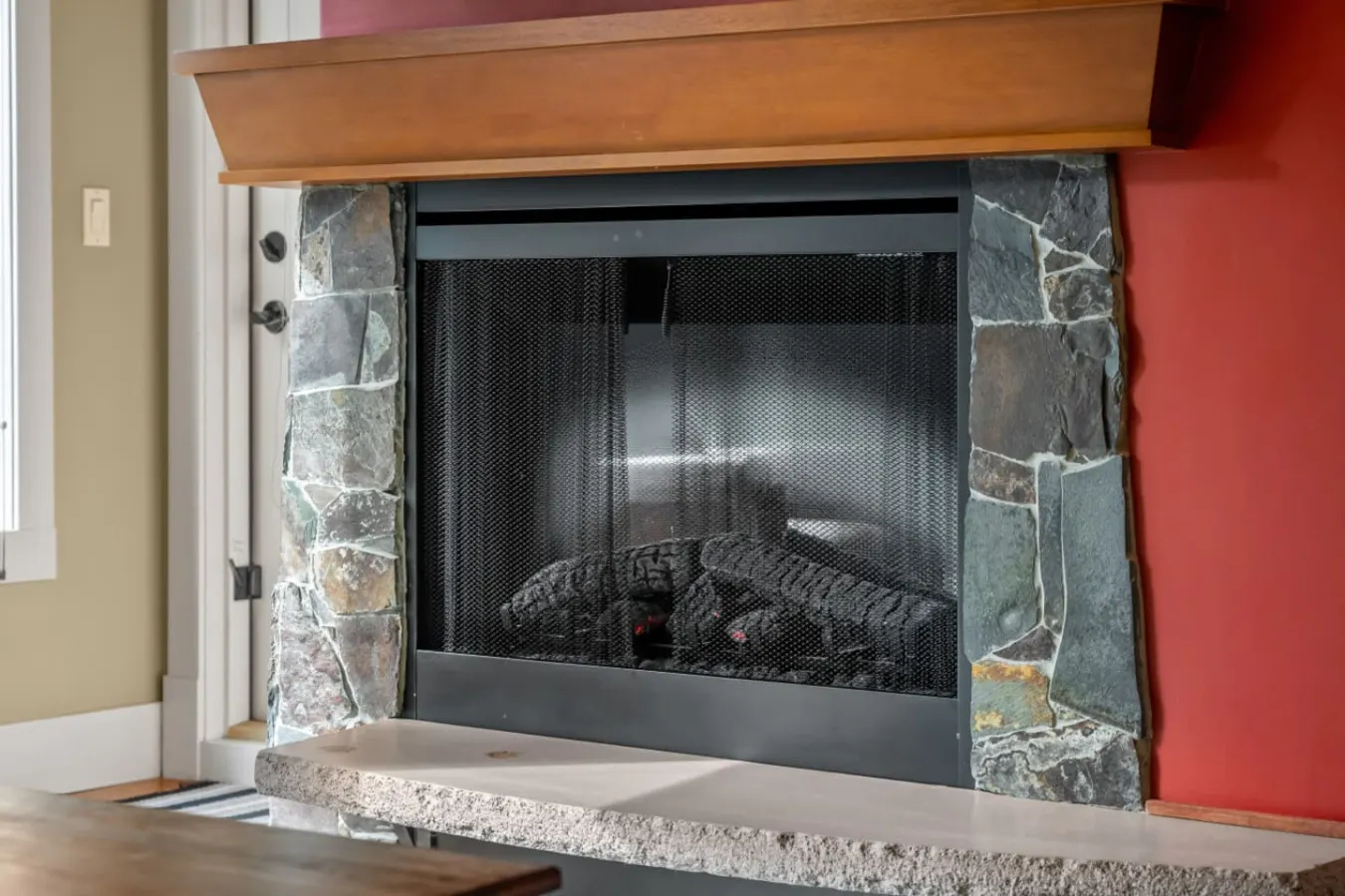 Canmore Rockies Getaway 2BR + Resort Amenities 17