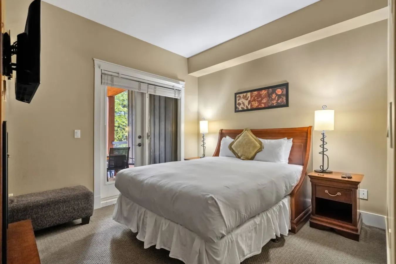 Canmore Rockies Getaway 2BR + Resort Amenities 18