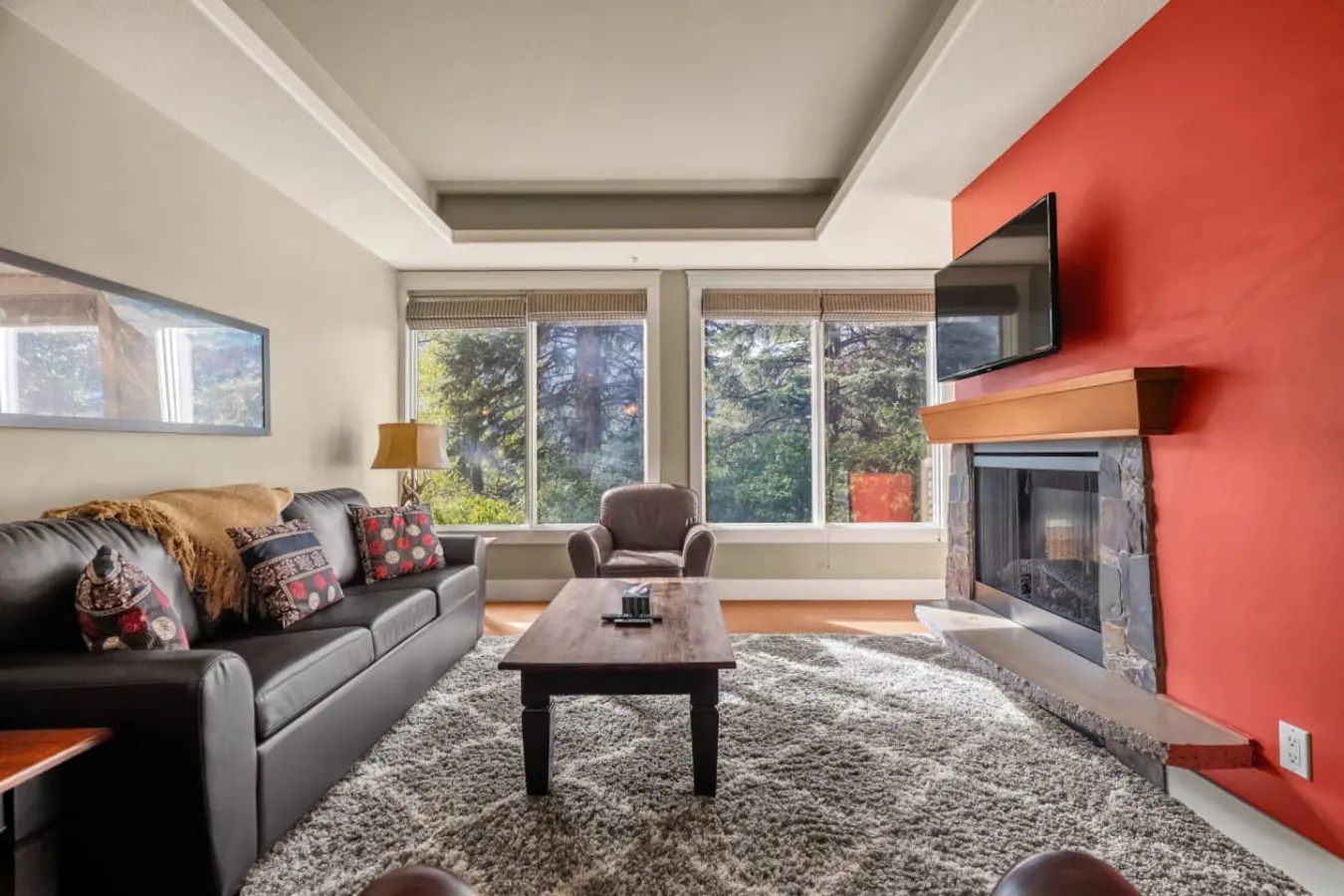 Canmore Rockies Getaway 2BR + Resort Amenities 3