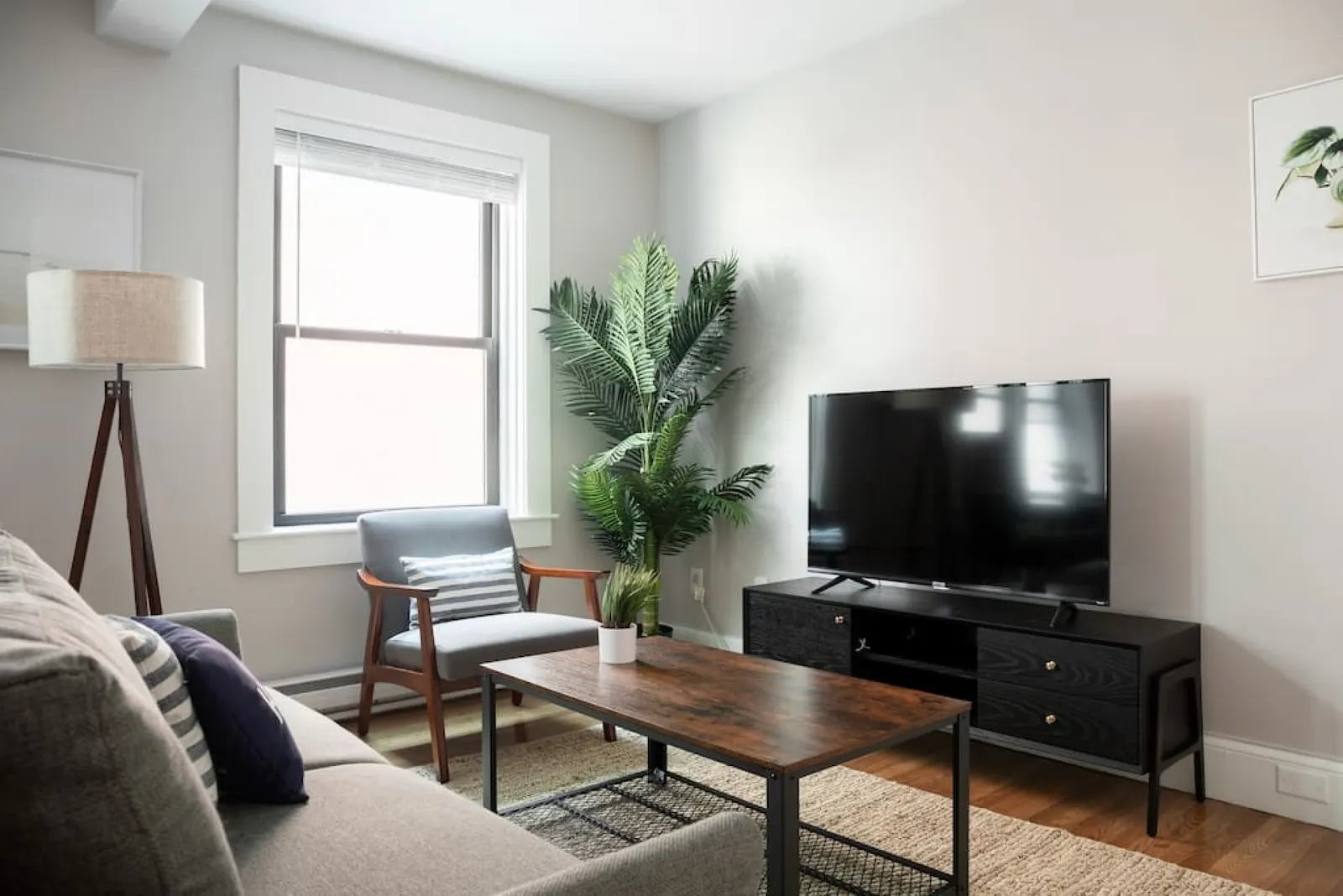Airy 1BR Walkable to Everywhere in Boston W+D 1