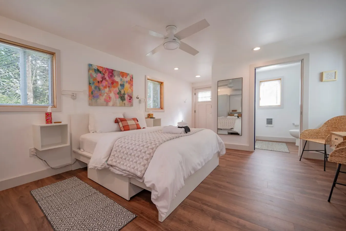 2 Queen+1 Full | 2Full Baths | Walk to LU & Shops!