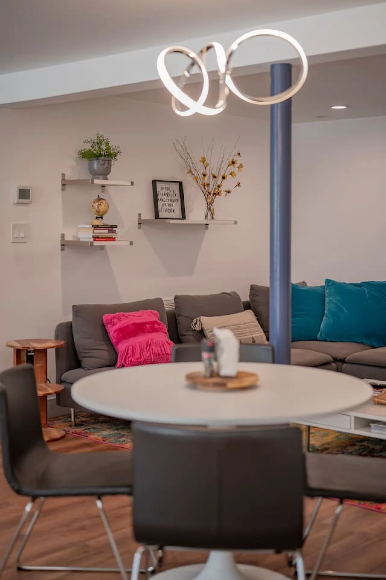 2 Queen+1 Full 2Full Baths Walk to LU & Shops! 11